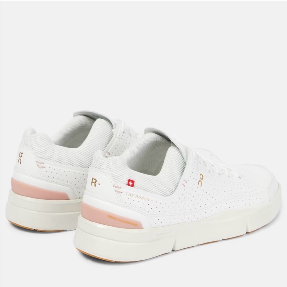 ON Running The Roger Centre Court Sneaker